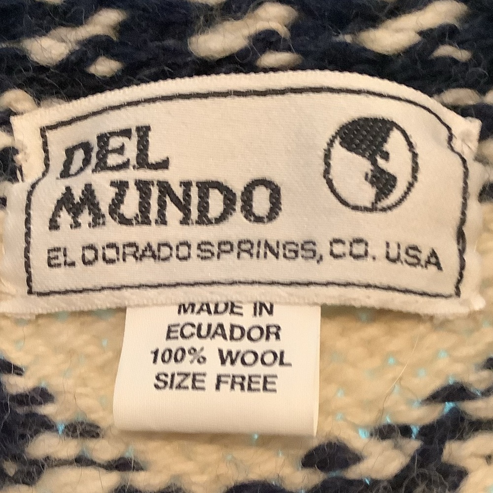 Handmade sweater 100% Wool w/pockets, fish pattern - Picture 6 of 6